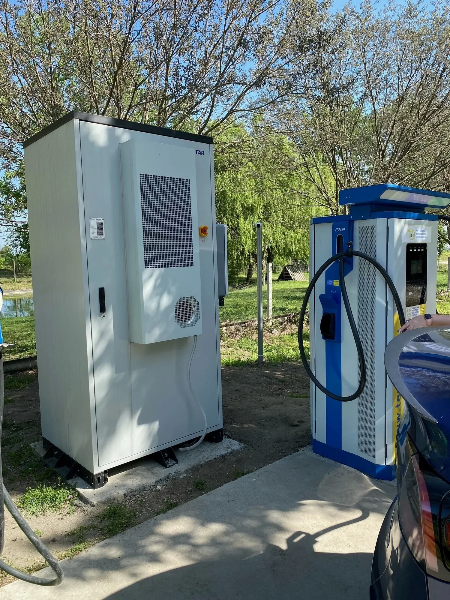 KSTAR ipari energiatároló és autótöltő