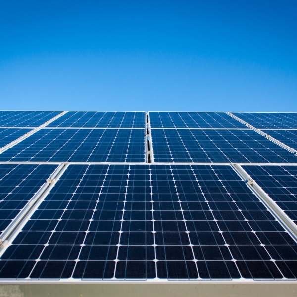 Megújuló energia a tetőn, termeld magadnak az energiát napelemekkel.